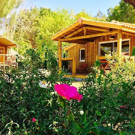 Aux Couleurs Du Ferret 3*