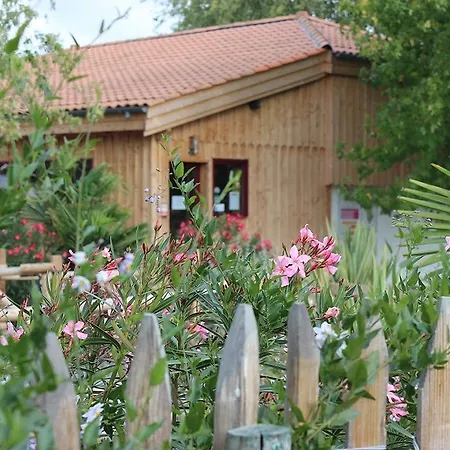 Aux Couleurs Du Ferret مكان تخييم 3*