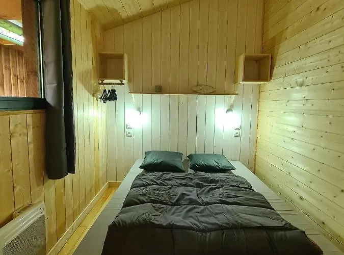 Aux Couleurs Du Ferret 3*