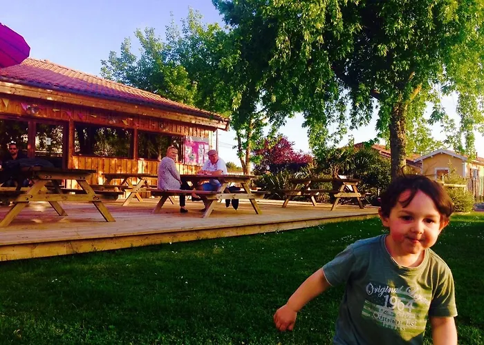 Aux Couleurs Du Ferret Camping