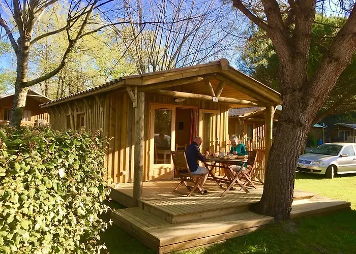 Aux Couleurs Du Ferret 3*