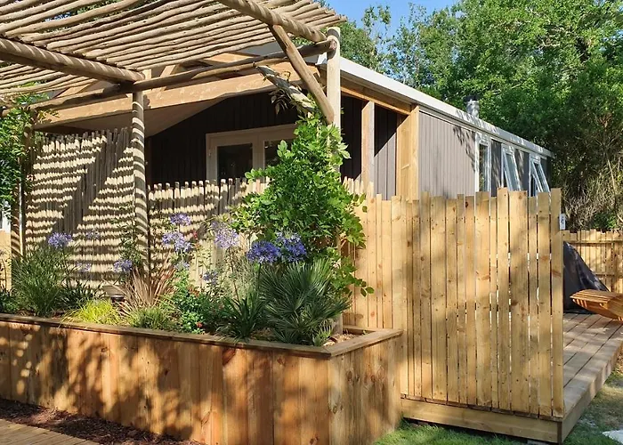 Aux Couleurs Du Ferret Кемпинг 3*